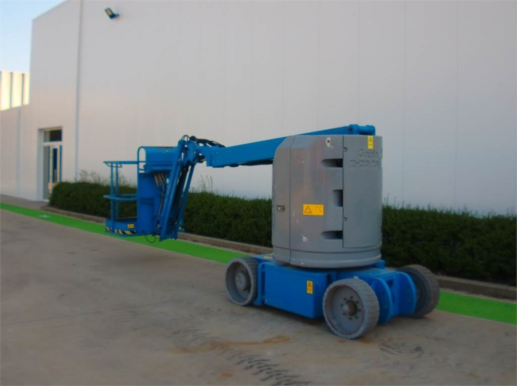 Genie Z30-20NRJ - Артикулираща платформа: снимка 3 Genie Z30-20NRJ - Артикулираща платформа: снимка 3