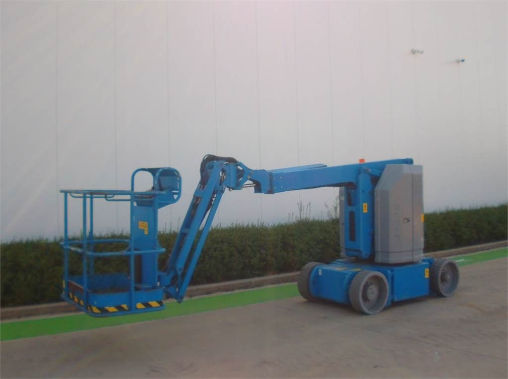 Genie Z30-20NRJ - Артикулираща платформа: снимка 2 Genie Z30-20NRJ - Артикулираща платформа: снимка 2