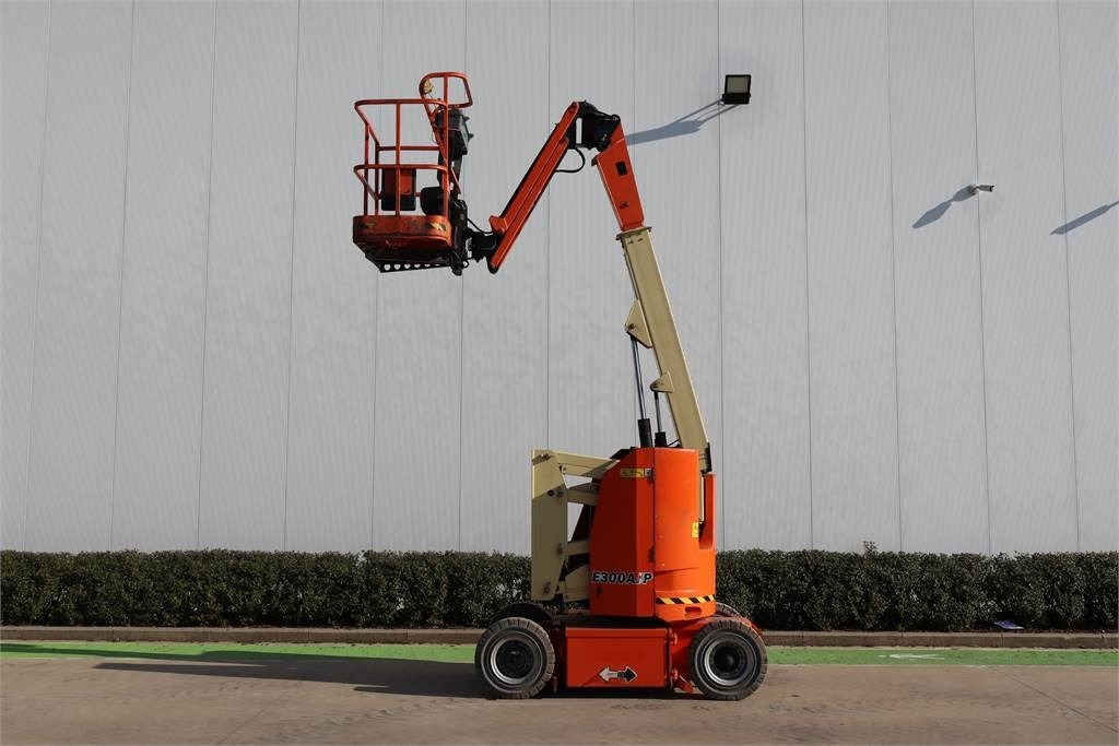 Артикулираща платформа JLG E300AJP: снимка 6