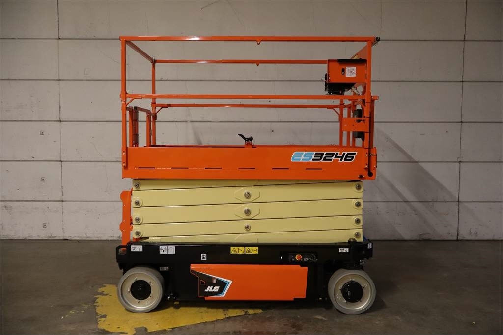 JLG ES3246 - Ножична работна платформа: снимка 1 JLG ES3246 - Ножична работна платформа: снимка 1