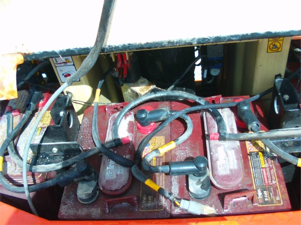 JLG Toucan 12E+ - Вертикална работна платформа: снимка 5 JLG Toucan 12E+ - Вертикална работна платформа: снимка 5