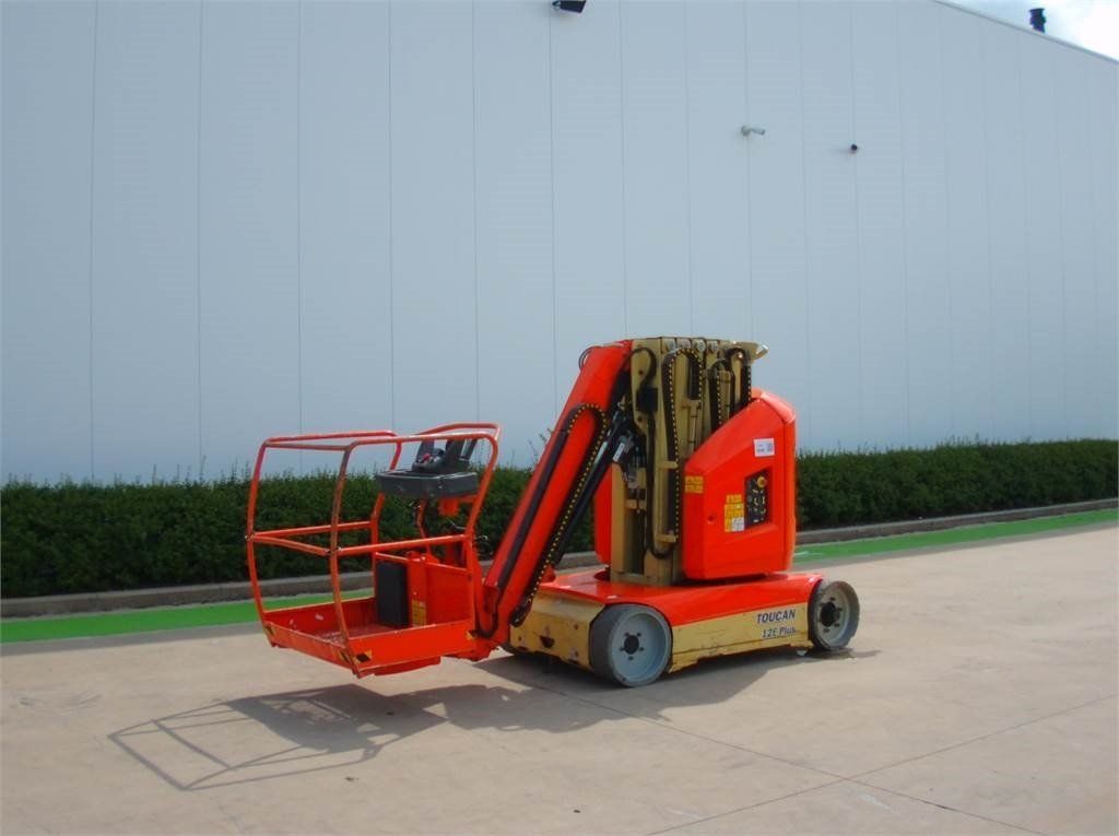 JLG Toucan 12E+ - Вертикална работна платформа: снимка 2 JLG Toucan 12E+ - Вертикална работна платформа: снимка 2