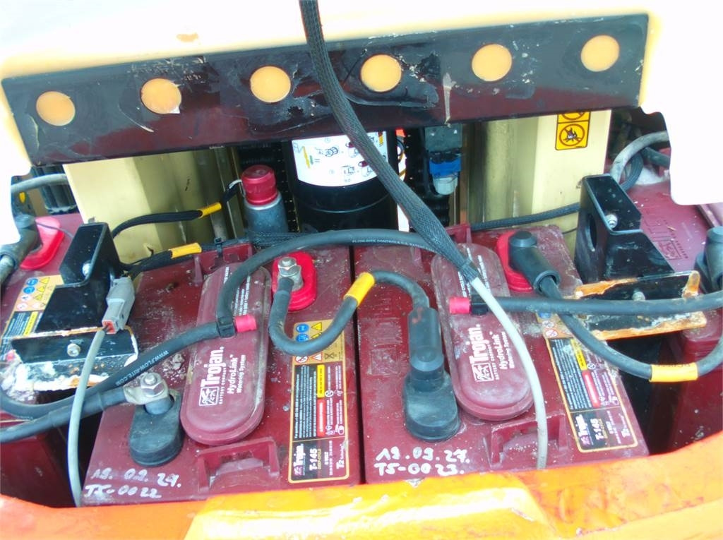 JLG Toucan 12E+ - Вертикална работна платформа: снимка 5 JLG Toucan 12E+ - Вертикална работна платформа: снимка 5