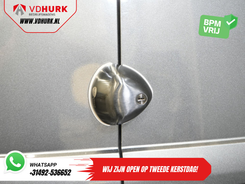 Малък ван Ford Transit Connect 1.5 TDCI 100 pk Trend L2 BPM VRIJ! DB Riem V.V/ Carplay/ Camera/ Airco/ Navi/ PDC/ Trekhaak: снимка 17 Малък ван Ford Transit Connect 1.5 TDCI 100 pk Trend L2 BPM VRIJ! DB Riem V.V/ Carplay/ Camera/ Airco/ Navi/ PDC/ Trekhaak: снимка 17