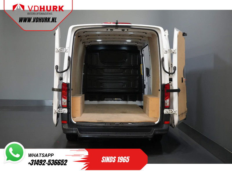 Volkswagen Crafter 2.0 TDI L3H2 Gev.stoel/ CarPlay/ Camera/ Cruise/ Airco/ 270Gr. deuren - Малък ван: снимка 5 Volkswagen Crafter 2.0 TDI L3H2 Gev.stoel/ CarPlay/ Camera/ Cruise/ Airco/ 270Gr. deuren - Малък ван: снимка 5
