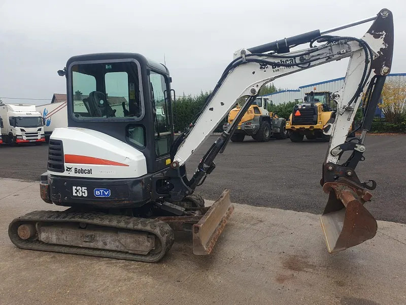 Bobcat E35 - 3500 KG - Мини багер: снимка 1 Bobcat E35 - 3500 KG - Мини багер: снимка 1