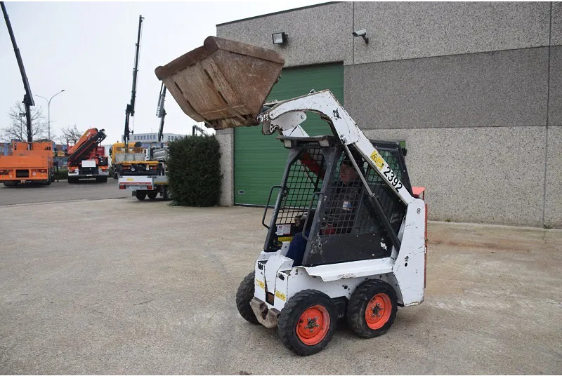 Bobcat S70 - Мини челен товарач: снимка 2 Bobcat S70 - Мини челен товарач: снимка 2