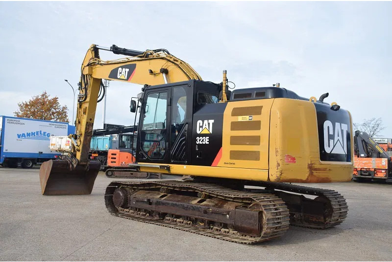 Caterpillar 323E-stock id2 - Верижен багер: снимка 1 Caterpillar 323E-stock id2 - Верижен багер: снимка 1
