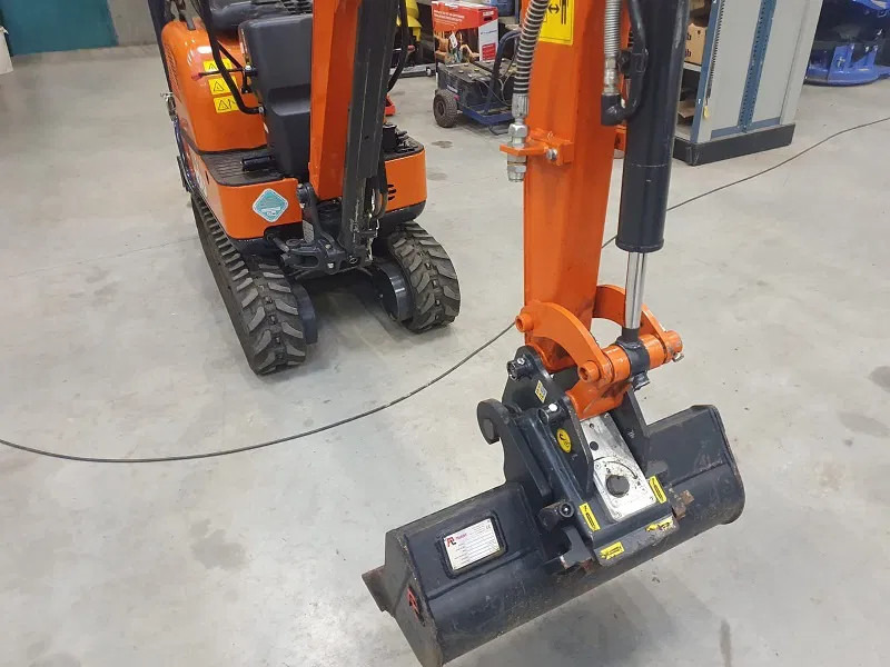 Hitachi ZX10U - 6 serie - 33 working hours - - Мини багер: снимка 2 Hitachi ZX10U - 6 serie - 33 working hours - - Мини багер: снимка 2