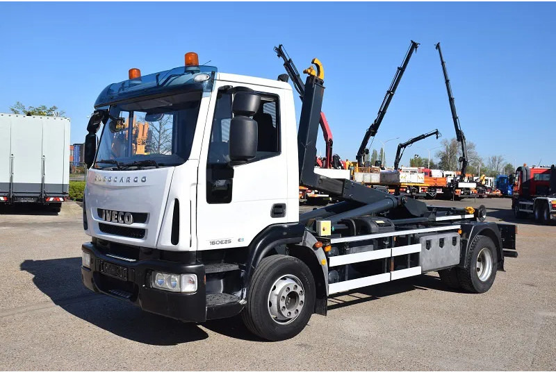 Iveco Iveco Eurocargo 160E25 - Мултилифт с кука камион: снимка 1 Iveco Iveco Eurocargo 160E25 - Мултилифт с кука камион: снимка 1