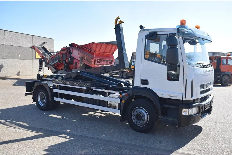 Iveco Iveco Eurocargo 160E25 - Мултилифт с кука камион: снимка 5 Iveco Iveco Eurocargo 160E25 - Мултилифт с кука камион: снимка 5