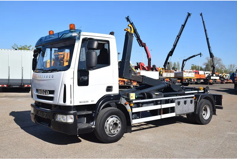 Iveco Iveco Eurocargo 160E25 - Мултилифт с кука камион: снимка 3 Iveco Iveco Eurocargo 160E25 - Мултилифт с кука камион: снимка 3