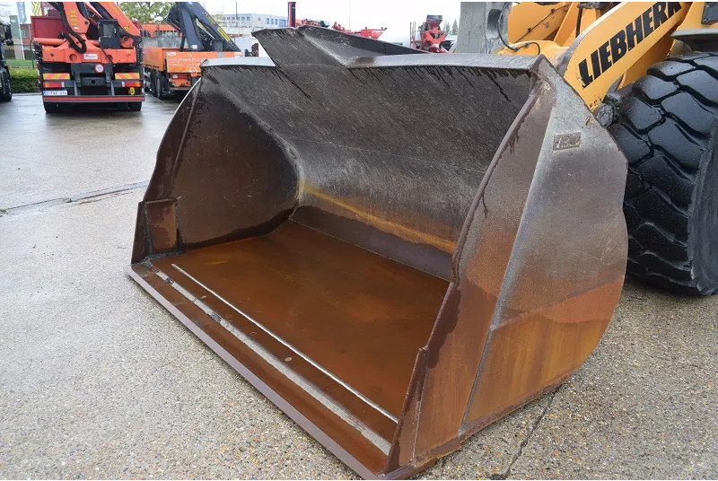 Liebherr L576 X power -stock id93 - Колесен товарач: снимка 4 Liebherr L576 X power -stock id93 - Колесен товарач: снимка 4