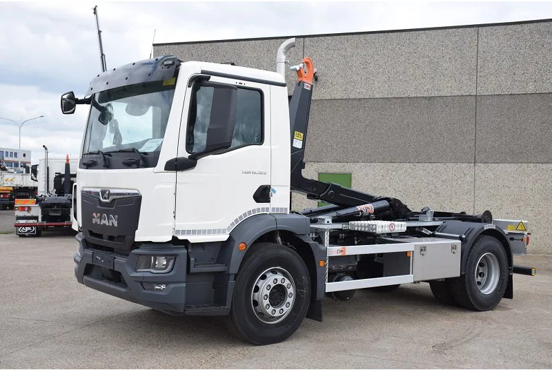 MAN TGM 18.320 - Мултилифт с кука камион: снимка 2 MAN TGM 18.320 - Мултилифт с кука камион: снимка 2