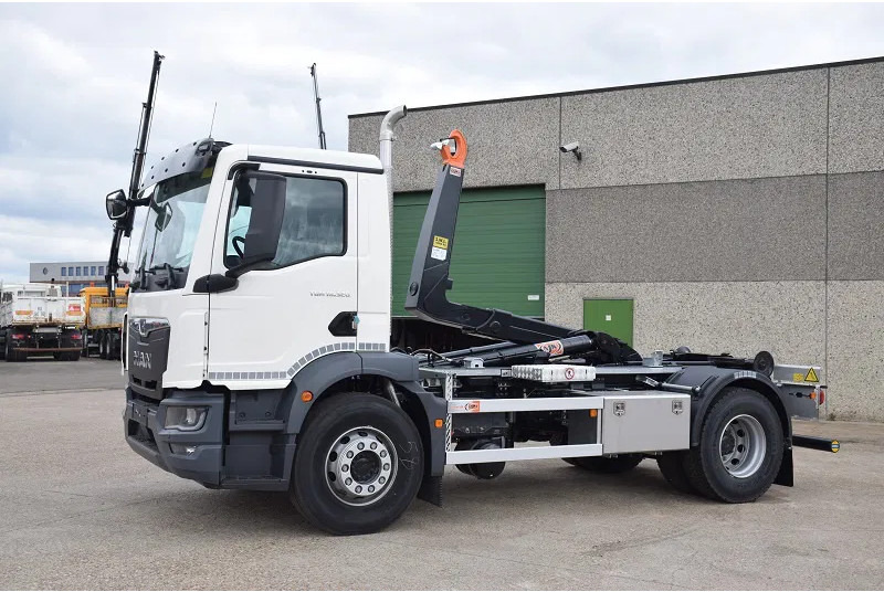 MAN TGM 18.320 - Мултилифт с кука камион: снимка 3 MAN TGM 18.320 - Мултилифт с кука камион: снимка 3