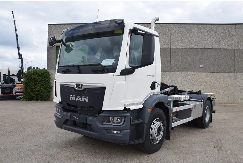 MAN TGM 18.320 - Мултилифт с кука камион: снимка 4 MAN TGM 18.320 - Мултилифт с кука камион: снимка 4