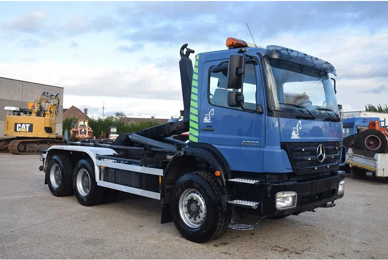 Mercedes-Benz Axor 2633 - Мултилифт с кука камион: снимка 4 Mercedes-Benz Axor 2633 - Мултилифт с кука камион: снимка 4