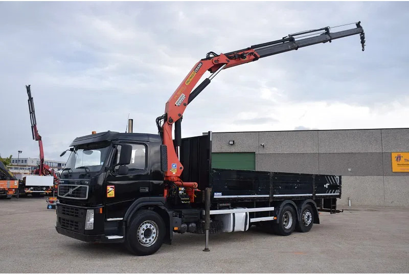 Volvo FM 330 - Камион с кран: снимка 1 Volvo FM 330 - Камион с кран: снимка 1