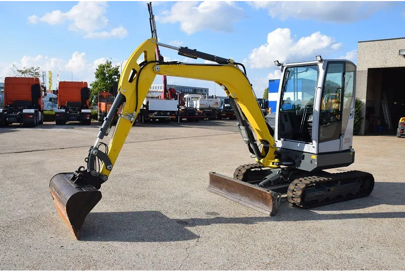 WACKER NEUSON Neuson Wacker 4 TON EZ36 -stock id104 - Мини багер: снимка 4 WACKER NEUSON Neuson Wacker 4 TON EZ36 -stock id104 - Мини багер: снимка 4
