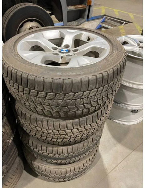 BMW *BMW velgen met Brigdestone banden *225/50 R17 - Гуми и джанти за Лек автомобил: снимка 1 BMW *BMW velgen met Brigdestone banden *225/50 R17 - Гуми и джанти за Лек автомобил: снимка 1