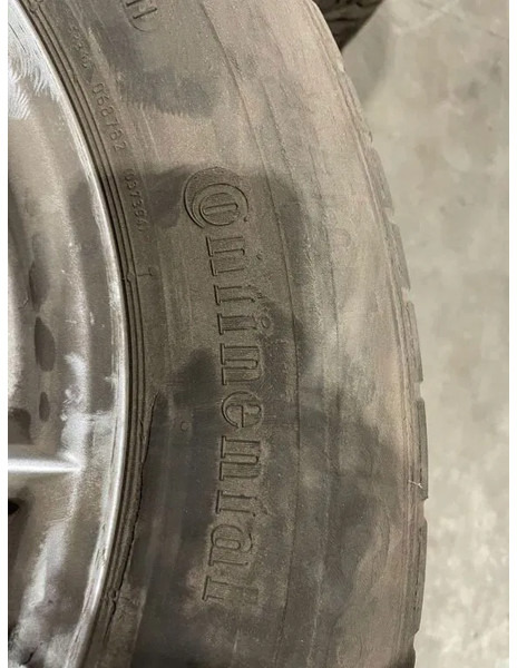 Continental Continental banden met velgen 235/65 R17 - Гуми и джанти за Лек автомобил: снимка 3 Continental Continental banden met velgen 235/65 R17 - Гуми и джанти за Лек автомобил: снимка 3