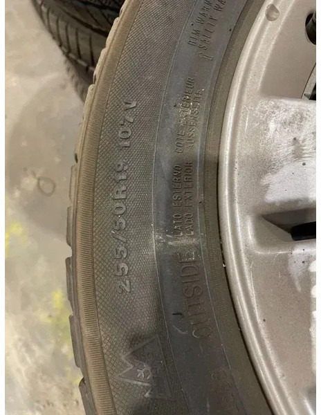 Kumho Kumho banden met Mercedes velgen 255/50 R19 107V - Гуми и джанти за Лек автомобил: снимка 4 Kumho Kumho banden met Mercedes velgen 255/50 R19 107V - Гуми и джанти за Лек автомобил: снимка 4