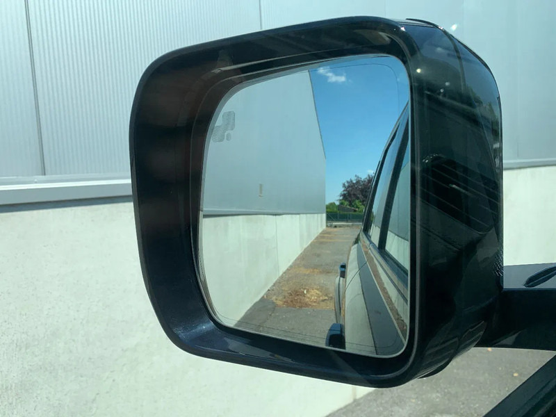Лек автомобил Land Rover Defender X-Dynamic*360°Camera*Elektrische ramen en spiegels*Wegklapbare trekhaak*Cruise Control*: снимка 10