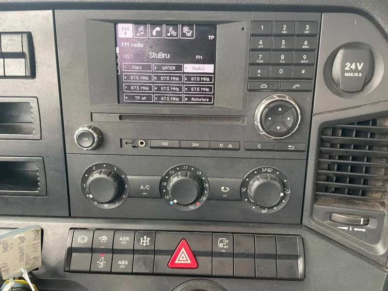 Самосвал камион, Камион с кран Mercedes-Benz Arocs 3342 *6x6*meegestuurd as*2zijdige kipper*Airco*Bluetooth: снимка 7 Самосвал камион, Камион с кран Mercedes-Benz Arocs 3342 *6x6*meegestuurd as*2zijdige kipper*Airco*Bluetooth: снимка 7