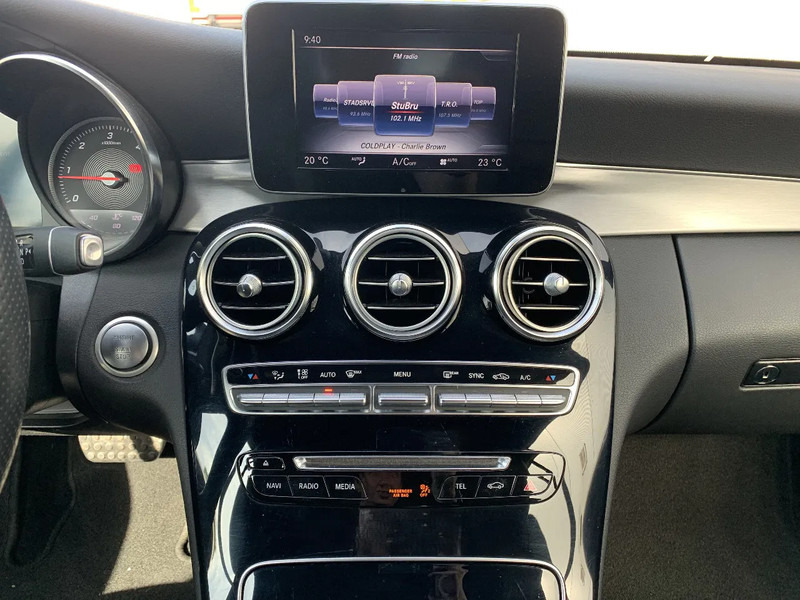 Mercedes-Benz C-Klasse 250 D Coupé*Tempomat*Achteruitrijcamera*Stoelverwarming*Navigatie*Dodehoekdetectie* - Лек автомобил: снимка 4 Mercedes-Benz C-Klasse 250 D Coupé*Tempomat*Achteruitrijcamera*Stoelverwarming*Navigatie*Dodehoekdetectie* - Лек автомобил: снимка 4