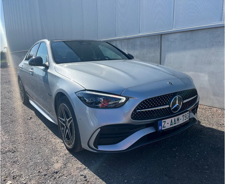 Mercedes-Benz C-Klasse C300e Sedan*AMG PAKKET*NIGHT PAKKET*HEADUPDISPL*360°CAM* - Седан: снимка 4 Mercedes-Benz C-Klasse C300e Sedan*AMG PAKKET*NIGHT PAKKET*HEADUPDISPL*360°CAM* - Седан: снимка 4