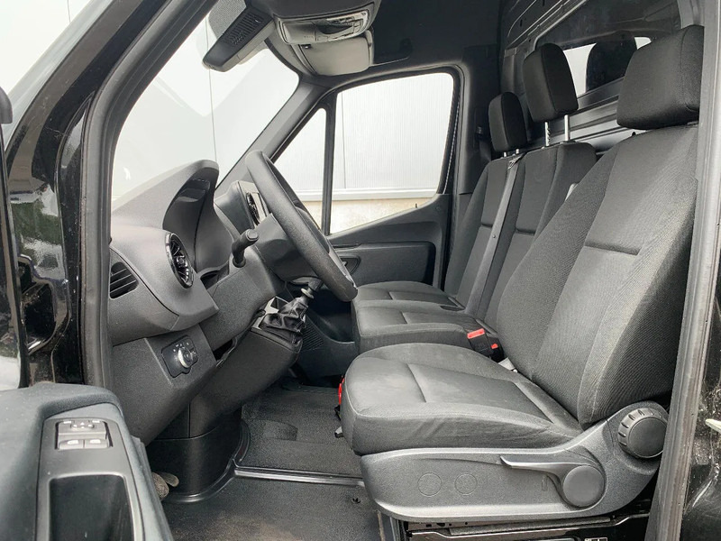 Mercedes-Benz Sprinter 314 *L2H2*Achteruitrijcamera*Elektr.Spiegels*Navigatie*Airconditioning* - Товарен бус: снимка 5 Mercedes-Benz Sprinter 314 *L2H2*Achteruitrijcamera*Elektr.Spiegels*Navigatie*Airconditioning* - Товарен бус: снимка 5