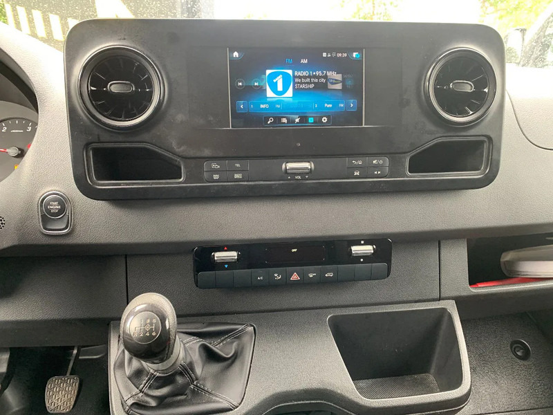 Mercedes-Benz Sprinter 314 *L2H2*Achteruitrijcamera*Elektr.Spiegels*Navigatie*Airconditioning* - Товарен бус: снимка 4 Mercedes-Benz Sprinter 314 *L2H2*Achteruitrijcamera*Elektr.Spiegels*Navigatie*Airconditioning* - Товарен бус: снимка 4
