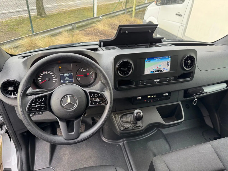 Mercedes-Benz Sprinter 315 L3H2*360°Camera*parktronic*cruise control*zetelverwarming* - Товарен бус: снимка 4 Mercedes-Benz Sprinter 315 L3H2*360°Camera*parktronic*cruise control*zetelverwarming* - Товарен бус: снимка 4