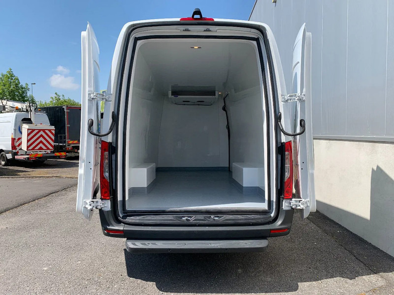 Хладилен бус Mercedes-Benz Sprinter 315 L3H2*NEW Carrier xarios 350 -18°C*achteruitrijcamera*navigatie*zetelverwarming*360° camera*: снимка 11