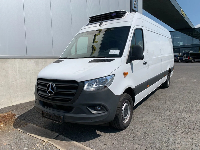 Mercedes-Benz Sprinter 315 L3H2*NEW Carrier xarios 350 -18°C*achteruitrijcamera*navigatie*zetelverwarming*360° camera* - Хладилен бус: снимка 1 Mercedes-Benz Sprinter 315 L3H2*NEW Carrier xarios 350 -18°C*achteruitrijcamera*navigatie*zetelverwarming*360° camera* - Хладилен бус: снимка 1