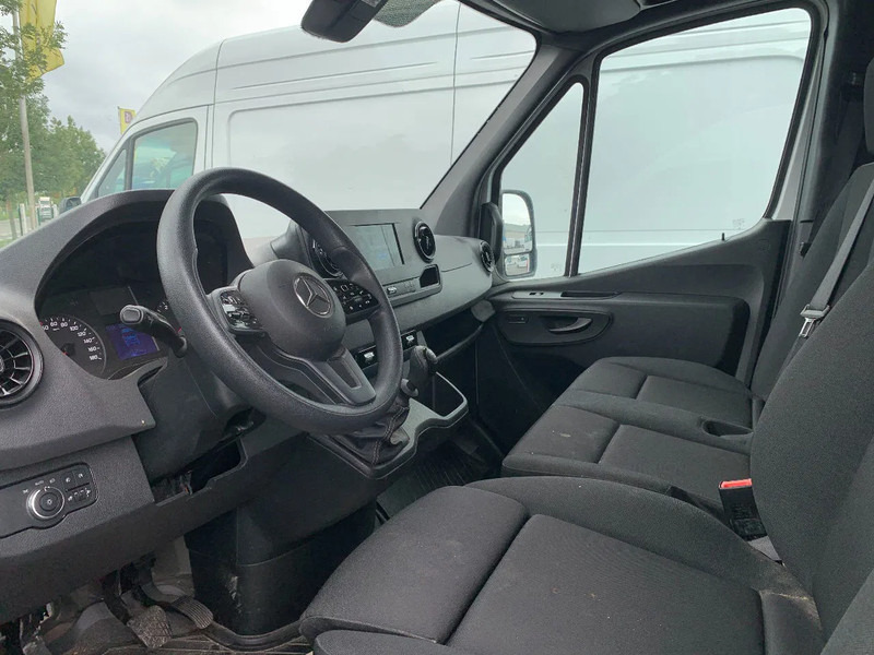 Mercedes-Benz Sprinter 317 CDI*L2H2*360°CAMERA*TEMPOMAT*NAVIGATIE*STOELVERWARMING* - Товарен бус: снимка 3 Mercedes-Benz Sprinter 317 CDI*L2H2*360°CAMERA*TEMPOMAT*NAVIGATIE*STOELVERWARMING* - Товарен бус: снимка 3