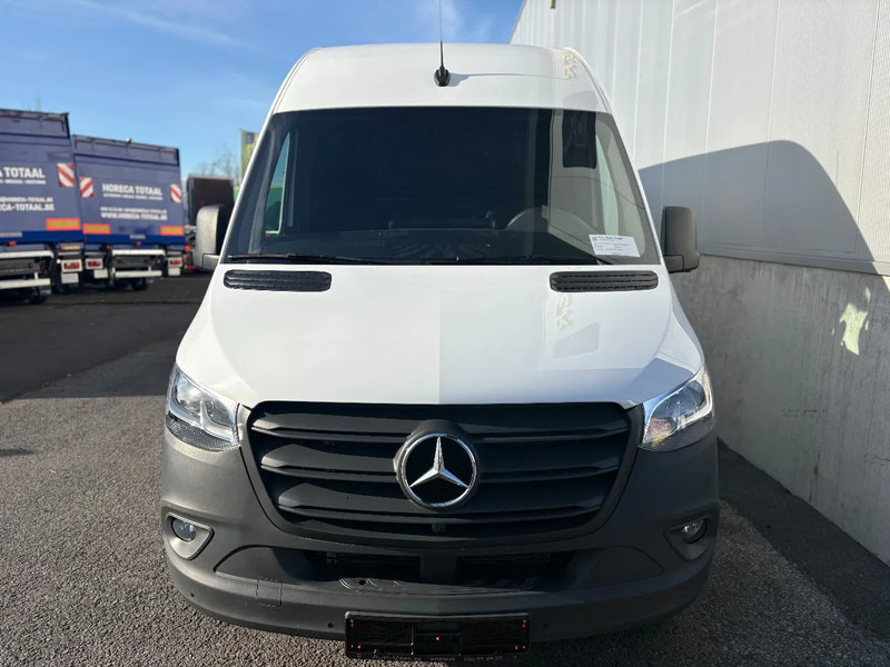 Mercedes-Benz Sprinter 317 L2H2*360°Camera*Airco*Navigatie*Zetelverwarming - Товарен бус: снимка 3 Mercedes-Benz Sprinter 317 L2H2*360°Camera*Airco*Navigatie*Zetelverwarming - Товарен бус: снимка 3