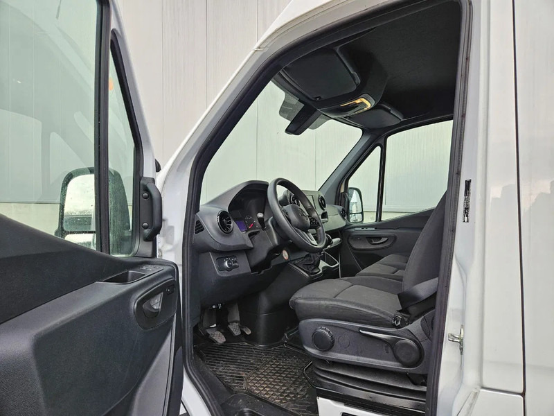 Mercedes-Benz Sprinter 317 L2H2*Achteruitrijcamera*360°camera*Zetelverwarming* - Товарен бус: снимка 3 Mercedes-Benz Sprinter 317 L2H2*Achteruitrijcamera*360°camera*Zetelverwarming* - Товарен бус: снимка 3