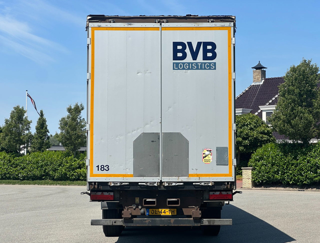 Kögel SN24 Edscha SAF Axles Disc Brakes Lift Axle TOP Condition NL Trailer - Брезентово полуремарке: снимка 4 Kögel SN24 Edscha SAF Axles Disc Brakes Lift Axle TOP Condition NL Trailer - Брезентово полуремарке: снимка 4
