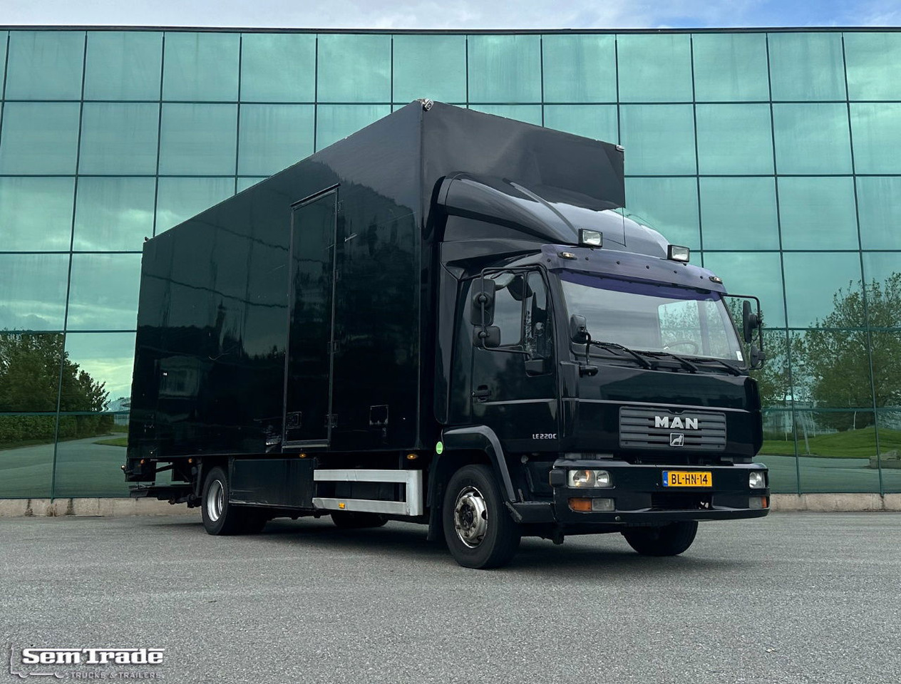 Камион фургон MAN LE 220C Euro 3 Isolated BOX + BOX Heater 740 x 240 x 295 CM Inside Holland Truck: снимка 6