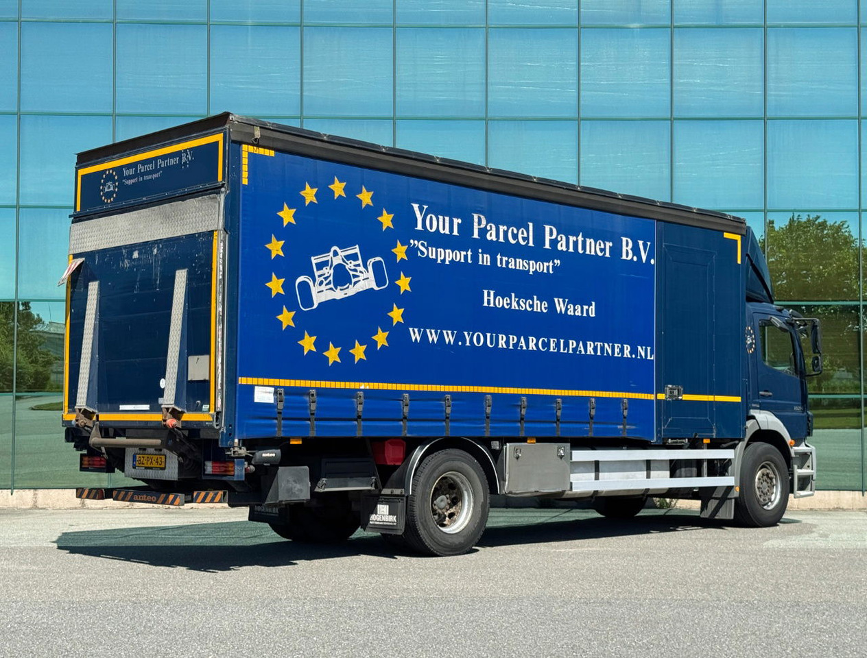 Mercedes-Benz Axor 1824 Euro 5 694.000 KM Curtain Side Door Tail Lift NEW Tacho TOP Condition NL Truck - Камион с брезент: снимка 4 Mercedes-Benz Axor 1824 Euro 5 694.000 KM Curtain Side Door Tail Lift NEW Tacho TOP Condition NL Truck - Камион с брезент: снимка 4