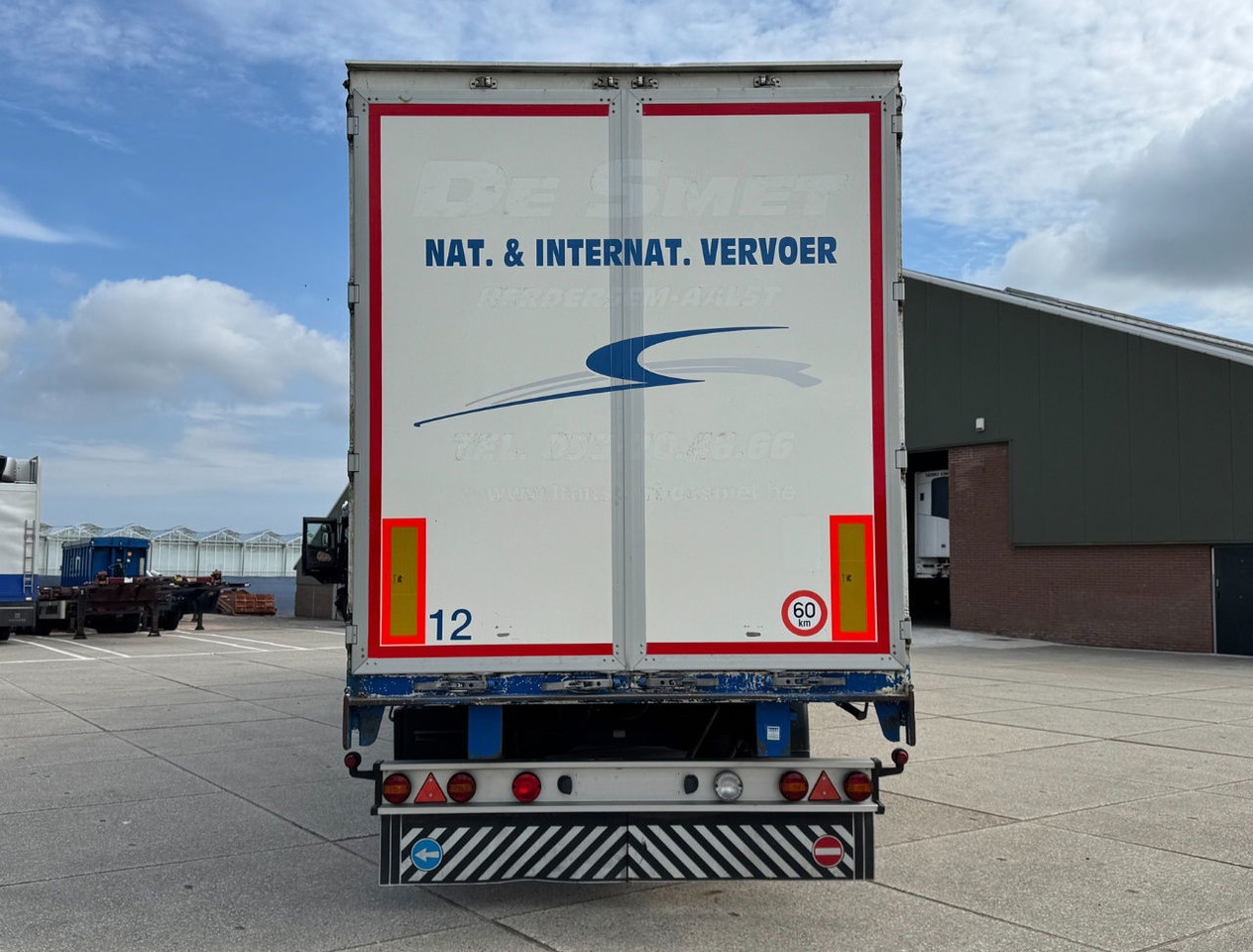 Renders 3 Axle Disc Brakes Lift Axle Nice Chassis Wooden Floor Sliding Roof - Брезентово полуремарке: снимка 4 Renders 3 Axle Disc Brakes Lift Axle Nice Chassis Wooden Floor Sliding Roof - Брезентово полуремарке: снимка 4