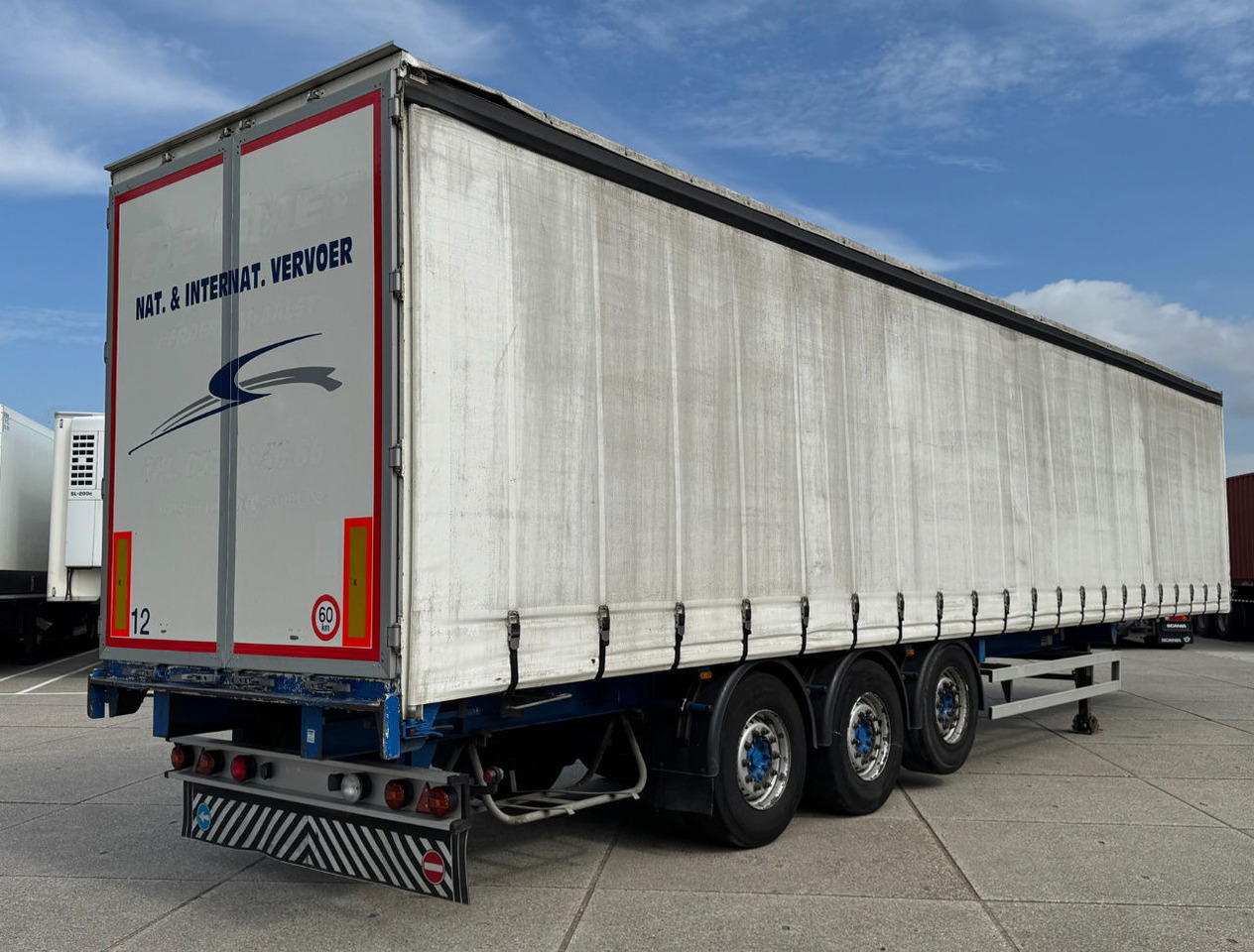 Renders 3 Axle Disc Brakes Lift Axle Nice Chassis Wooden Floor Sliding Roof - Брезентово полуремарке: снимка 5 Renders 3 Axle Disc Brakes Lift Axle Nice Chassis Wooden Floor Sliding Roof - Брезентово полуремарке: снимка 5