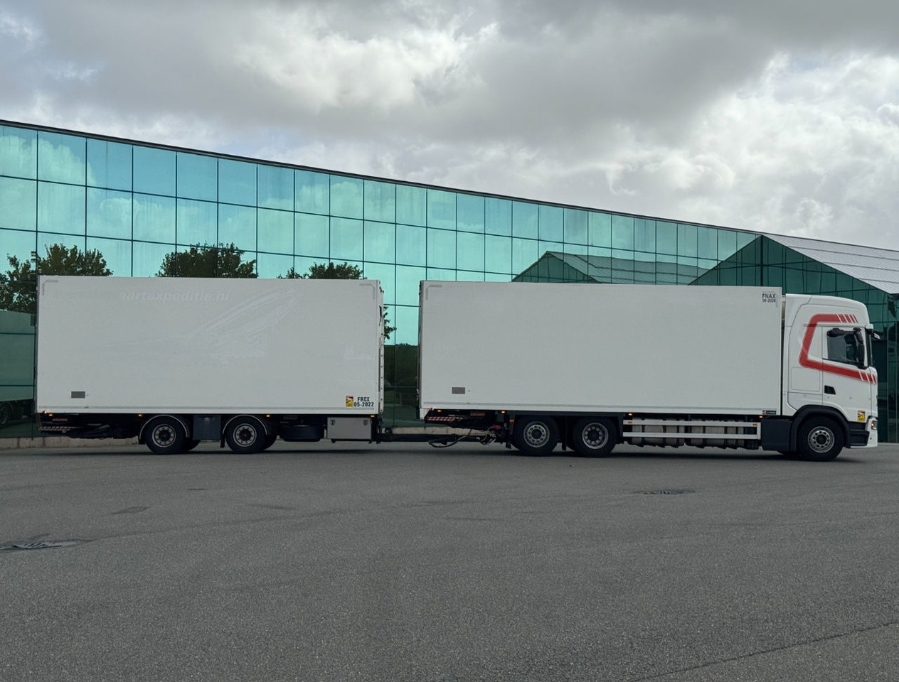 Scania S500 6X2 Retarder 50 CC Combi 2x Taillift TOP Condition Holland Truck - Рефрижератор камион: снимка 4 Scania S500 6X2 Retarder 50 CC Combi 2x Taillift TOP Condition Holland Truck - Рефрижератор камион: снимка 4