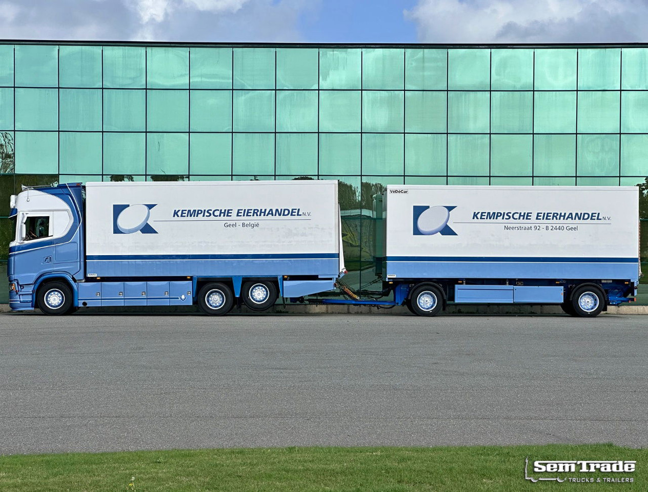 Scania S650 V8 NGS Only 193.000 KM Full Options FullY Isolated Body Special Show Truck / Combi NEW Condition - Рефрижератор камион: снимка 3 Scania S650 V8 NGS Only 193.000 KM Full Options FullY Isolated Body Special Show Truck / Combi NEW Condition - Рефрижератор камион: снимка 3