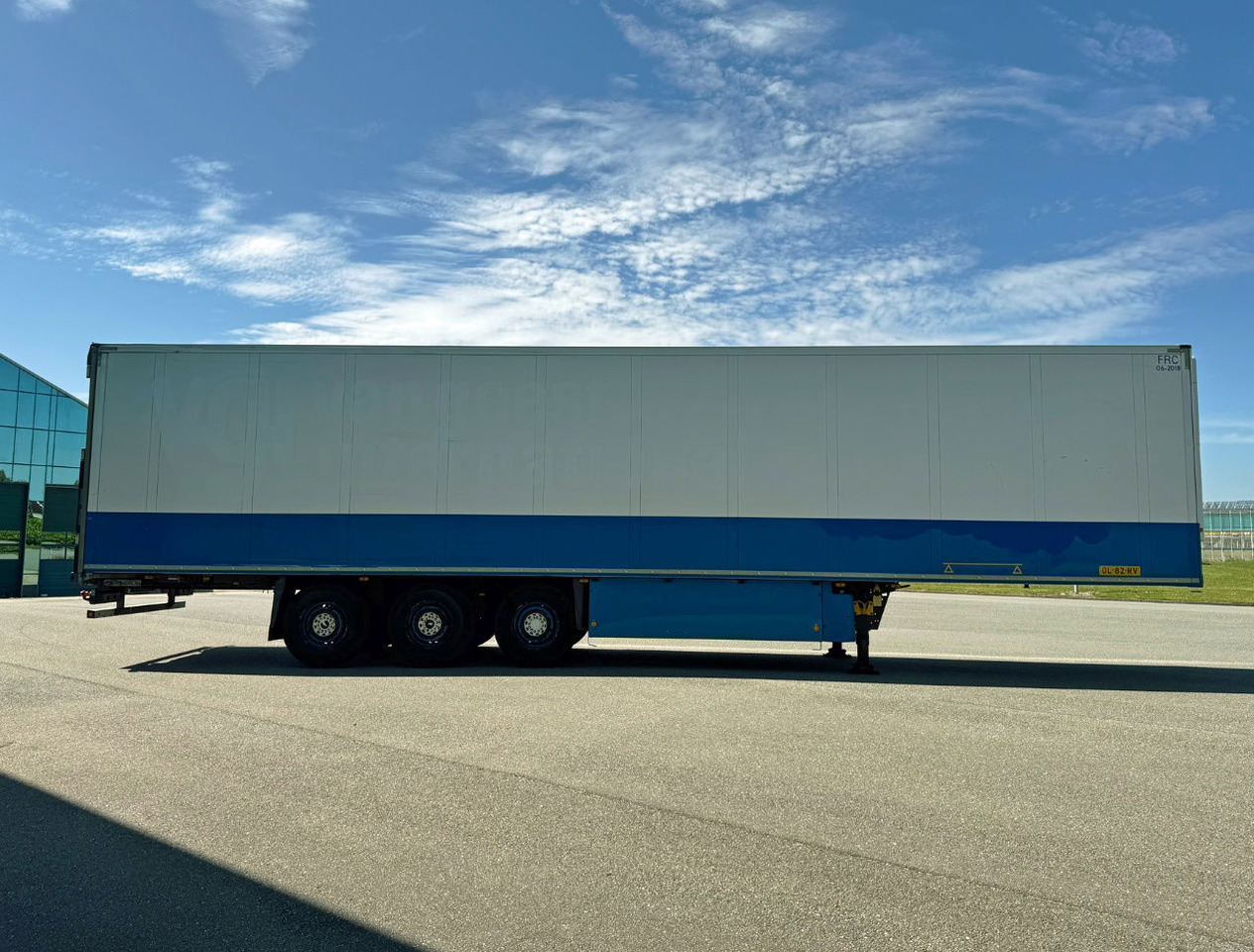 Schmitz Cargobull Thermo King SLX300 With Only 6.200 Hours 1340 x 250 x 270 CM Inside TOP Condition NL Trailer - Рефрижератор полуремарке: снимка 5 Schmitz Cargobull Thermo King SLX300 With Only 6.200 Hours 1340 x 250 x 270 CM Inside TOP Condition NL Trailer - Рефрижератор полуремарке: снимка 5