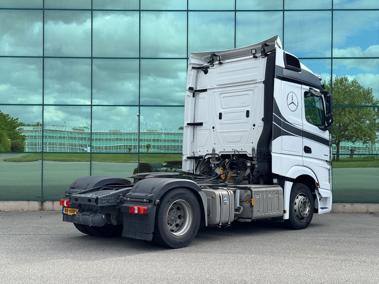 Mercedes-Benz Actros 1945 382.000 KM NEW TUV APK PTO + Hydraulics TOP Condition - Влекач: снимка 4 Mercedes-Benz Actros 1945 382.000 KM NEW TUV APK PTO + Hydraulics TOP Condition - Влекач: снимка 4