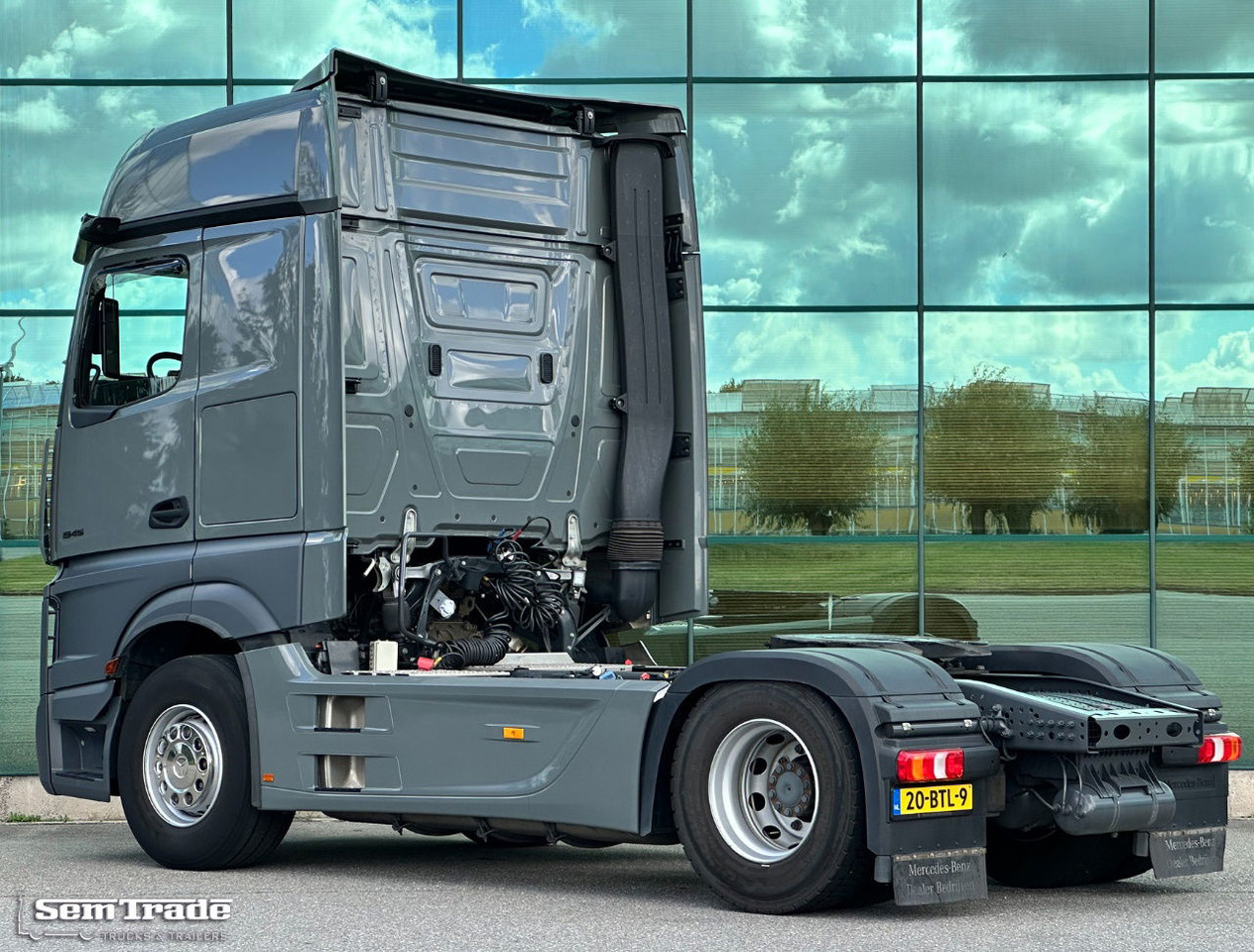 Mercedes-Benz Actros 1945 Only 216.000 KM Full Spoiler Super Condition Holland-Truck - Влекач: снимка 3 Mercedes-Benz Actros 1945 Only 216.000 KM Full Spoiler Super Condition Holland-Truck - Влекач: снимка 3