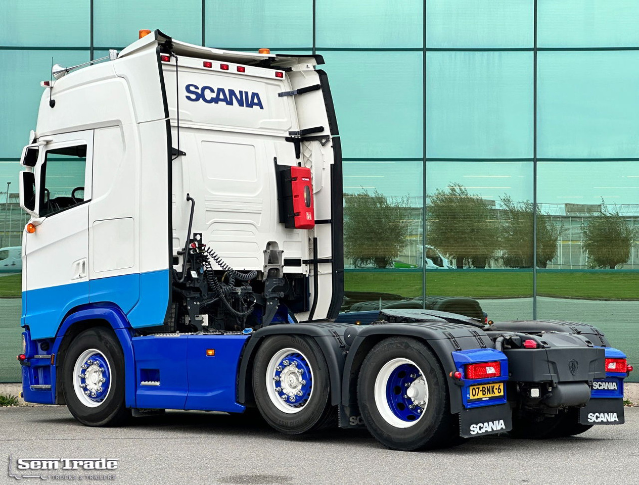 Scania S450 Full AIR Retarder 2X Tanks Only 659.000 KM Super Condition - Влекач: снимка 3 Scania S450 Full AIR Retarder 2X Tanks Only 659.000 KM Super Condition - Влекач: снимка 3