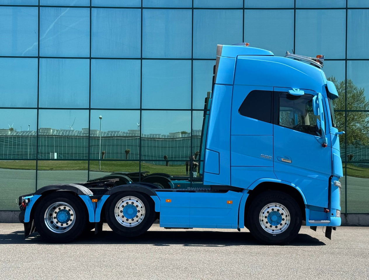 Volvo FH 500 6X2 Full AIR 671.000 KM 2x Tanks TOP Condition NL Truck - Влекач: снимка 5 Volvo FH 500 6X2 Full AIR 671.000 KM 2x Tanks TOP Condition NL Truck - Влекач: снимка 5